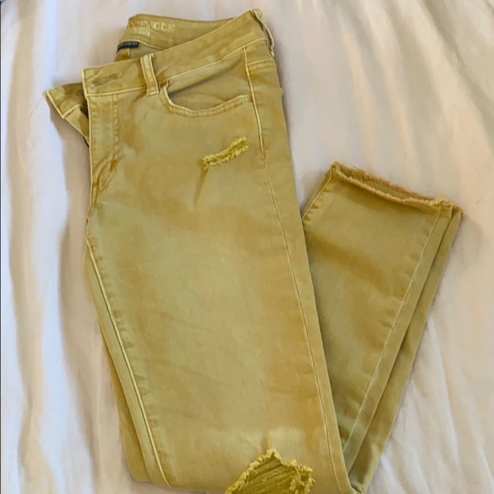 Yellow stretch ankle jean! American Eagle